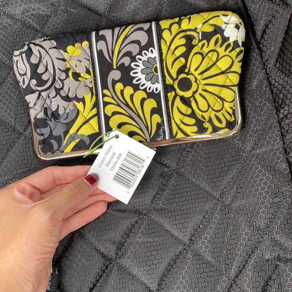 6 piece Vera Bradley set . - Picture 13 of 13